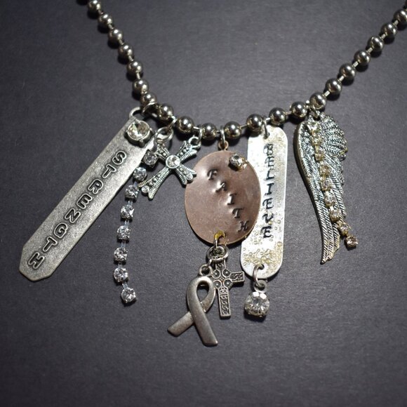 Handmade metal dangle charm necklace - Strength, believe, faith - Picture 3 of 11